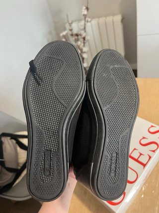 Botines cuña Guess mujer negros