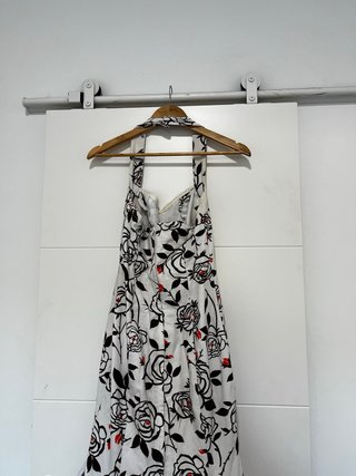 Traje de flamenca blanco y rojo