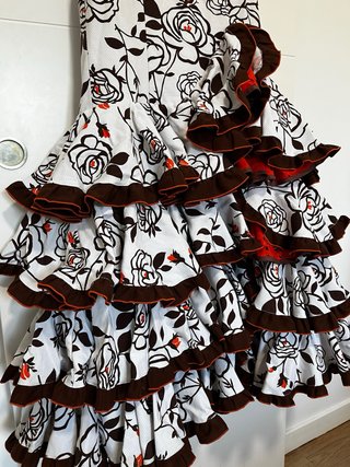 Traje de flamenca blanco y rojo