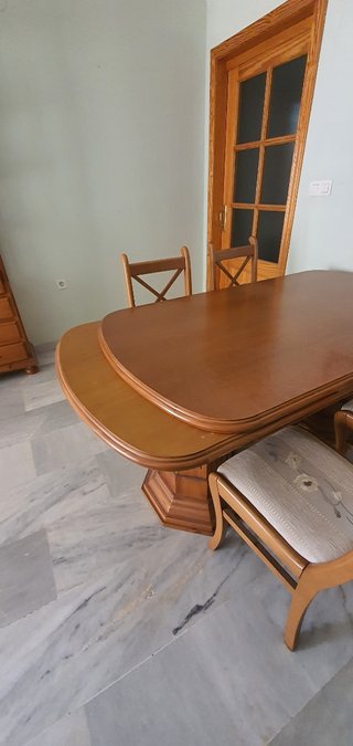 Mesa de comedor de madera y mármol