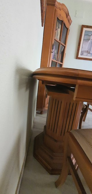 Mesa de comedor de madera y mármol