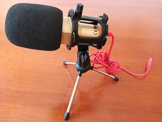 Micrófono condensador con trípode