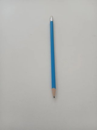 Lápiz azul con goma de borrar