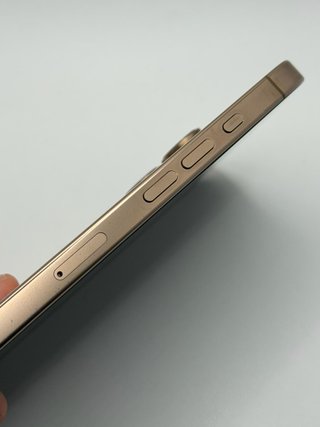 iPhone 16 Pro Max 256GB Titanio - Batería 95%
