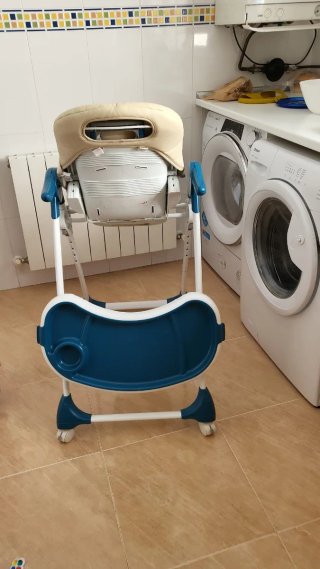 Trona para bebé color beige y azul