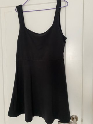 Vestido negro corto