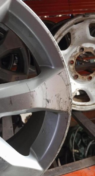 Llanta 42611-42381 toyota rav4 2.2 d-4d 3 44678
