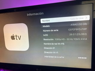 Apple TV Negro con Mando Plata
