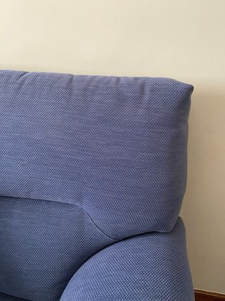 2 Sofás de tapicería azul de 3 y 2 plazas