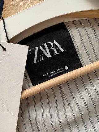 Chubasquero azul Zara
