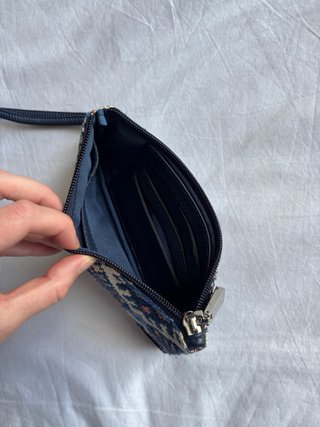 Cartera con estampado étnico