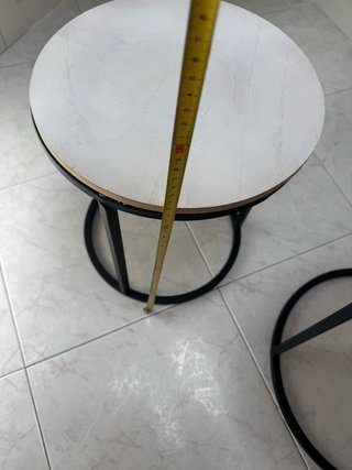 Tavoli ausiliari in metallo e legno