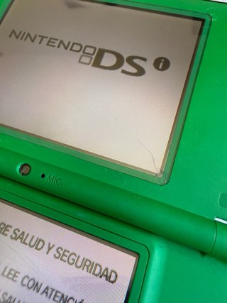 Nintendo DSi XL Verde