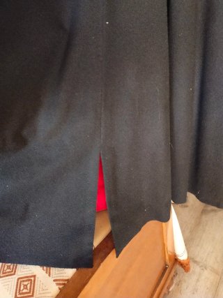 Capa Española Seseña Talla Grande Negra Roja