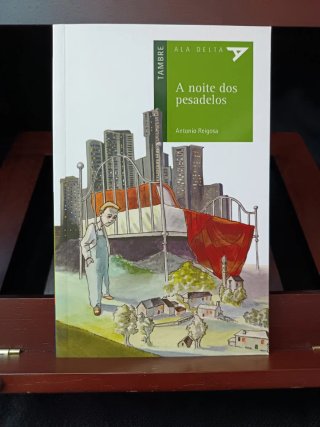 Lote 5 libros infantís en galego, de 10 a +12 años