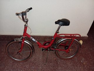 Bicicleta BH roja plegable