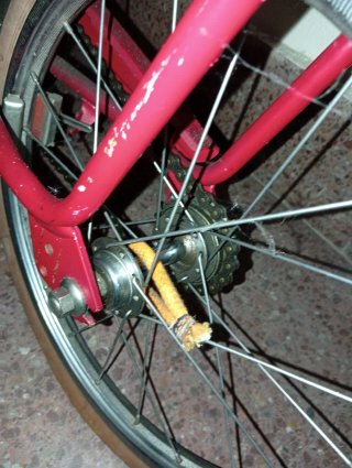 Bicicleta BH roja plegable