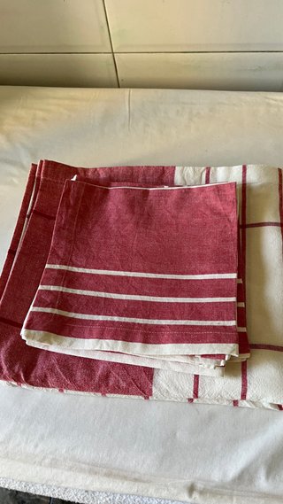 Mantel Cuadros Rojo y Blanco con 6 servilletas
