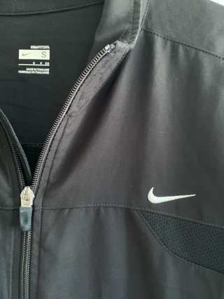 Cortavientos Nike Negra con Cremallera
