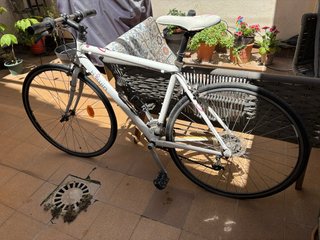 Bici Híbrida Blanca