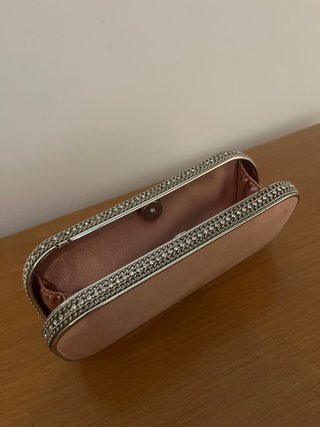 Bolso de mano rosa y plateado para eventos