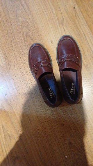 Zapatos marrones nuevos de mujer