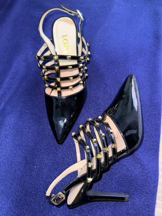 Zapatos de tacón LODI negros y dorados