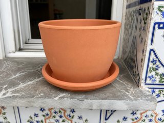 Juego de 4 Macetas y 4 Platos Terracota