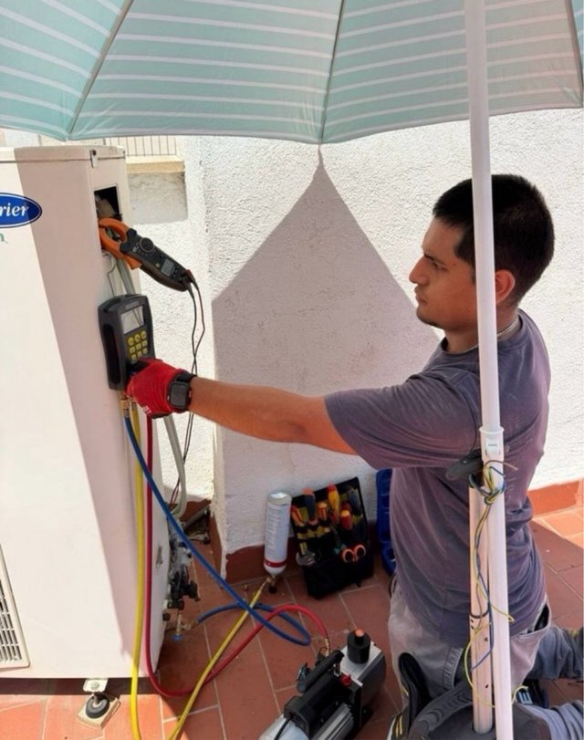 Tecnico Aire acondicionado reparación instalación