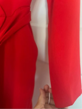 Mono Guess rojo manga larga