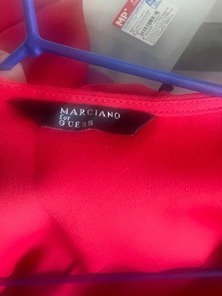 Mono Guess rojo manga larga