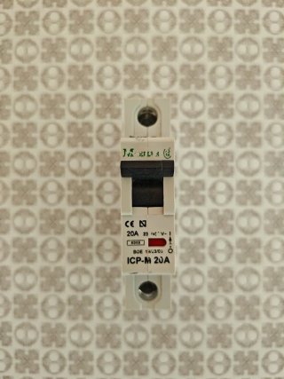 Interruptor diferencial y contactores ABB