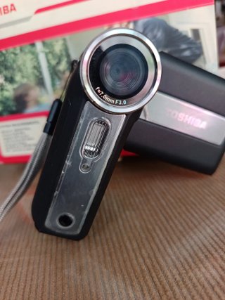 Cámara Toshiba (no sé si funciona)
