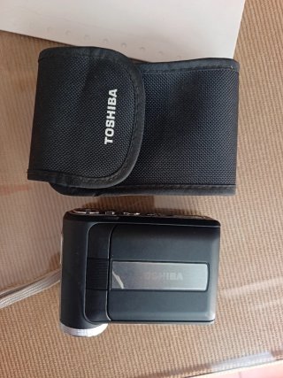 Cámara Toshiba (no sé si funciona)