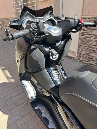 Yamaha X-Max 400cc Iron Max Negra