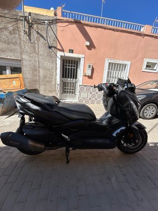 Yamaha X-Max 400cc Iron Max Negra