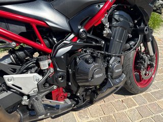 Kawasaki Z900 Negra y Roja