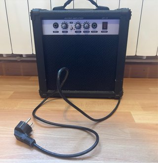 Guitarra Eléctrica Rocktile Negra + Accesorios