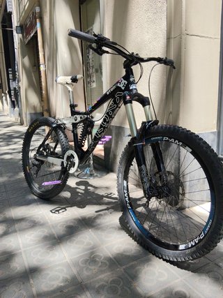 no envío .Kona Stinky 2007 Talla L Totem