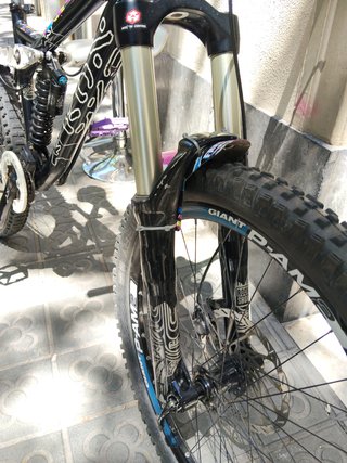 no envío .Kona Stinky 2007 Talla L Totem