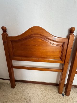 Dormitorio somieres, colchones, cabeceros y mesita