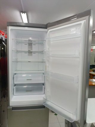 Nevera combi Whirlpool plateada 200/60cm clase E