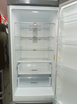 Nevera combi Whirlpool plateada 200/60cm clase E