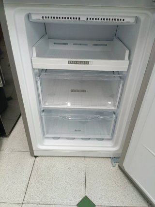 Nevera combi Whirlpool plateada 200/60cm clase E