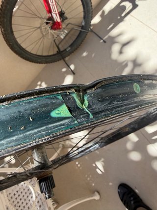 Rueda Trasera MTB Enduro 29 Llanta Dañada