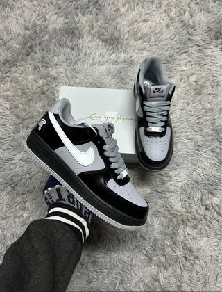 Nike Air Force 1 Negras y Grises