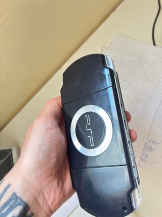 Sony PSP  Negra + Cargador