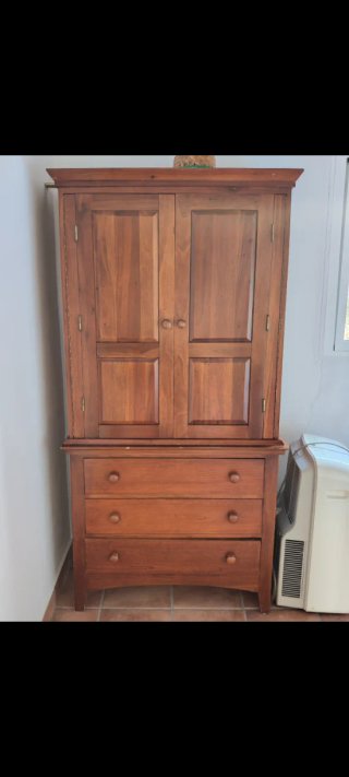 Armario rústico de madera