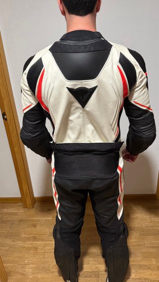Mono Dainese Talla 54 DOS PIEZAS