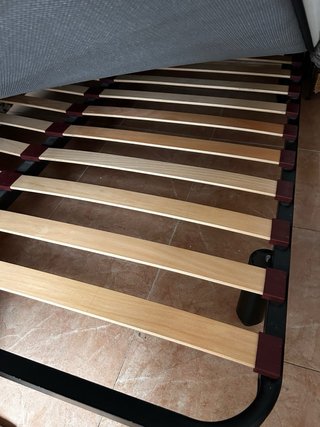Cama doble con colchón